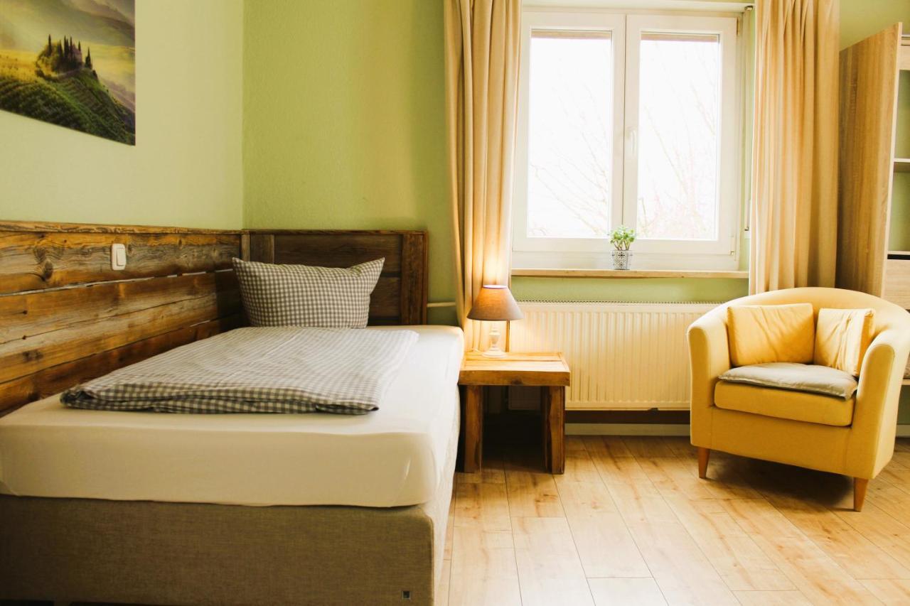 Haus Am Bach - Gemuetliche Pension Allershausen Exteriör bild