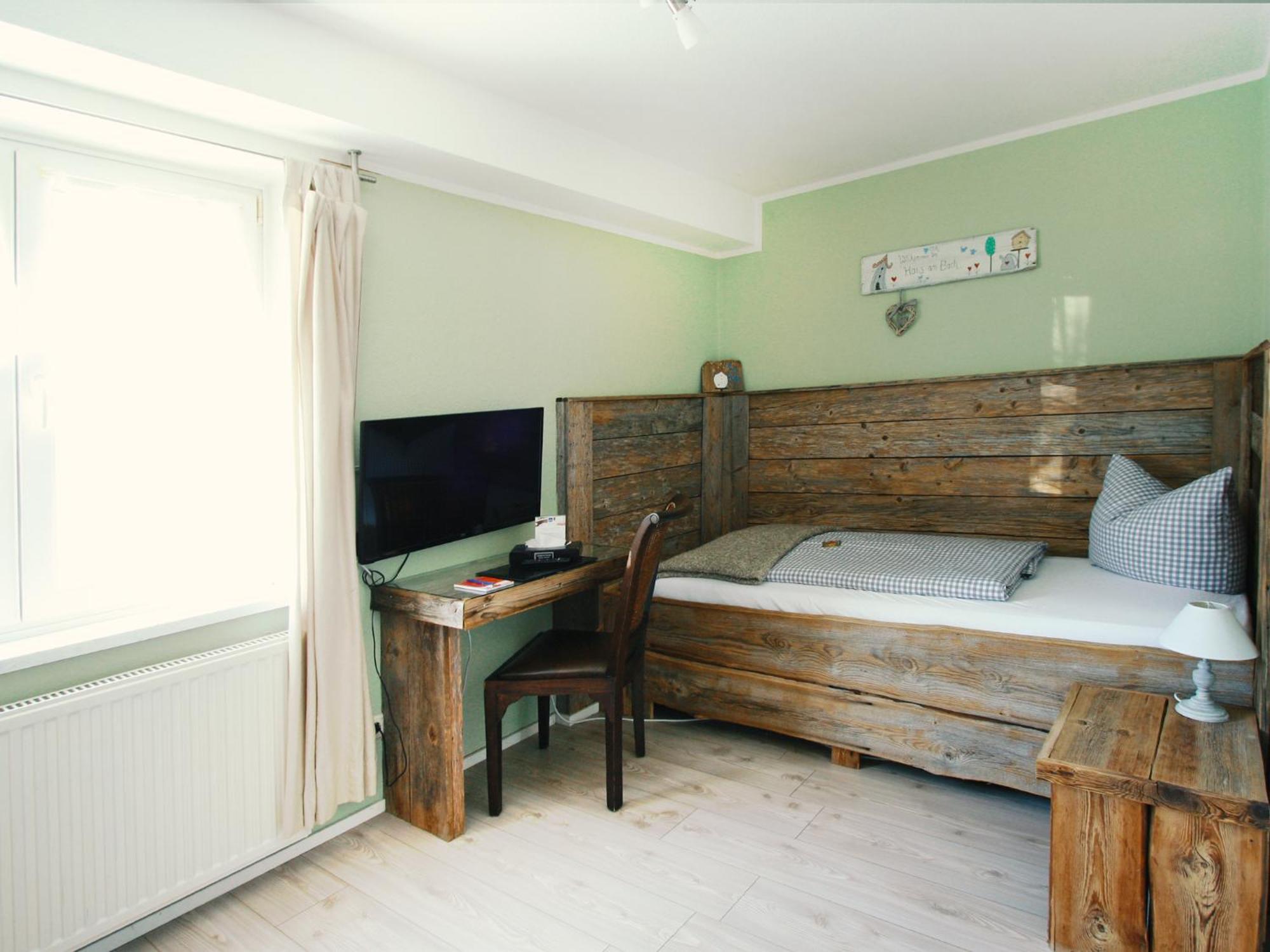 Haus Am Bach - Gemuetliche Pension Allershausen Exteriör bild